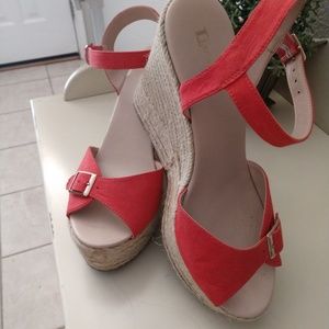 Flirty orange/melon wedges